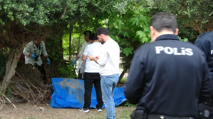 Antalya'da bir kişi ağaçlık alanda ölü bulundu